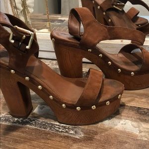 Heel shoes block heel